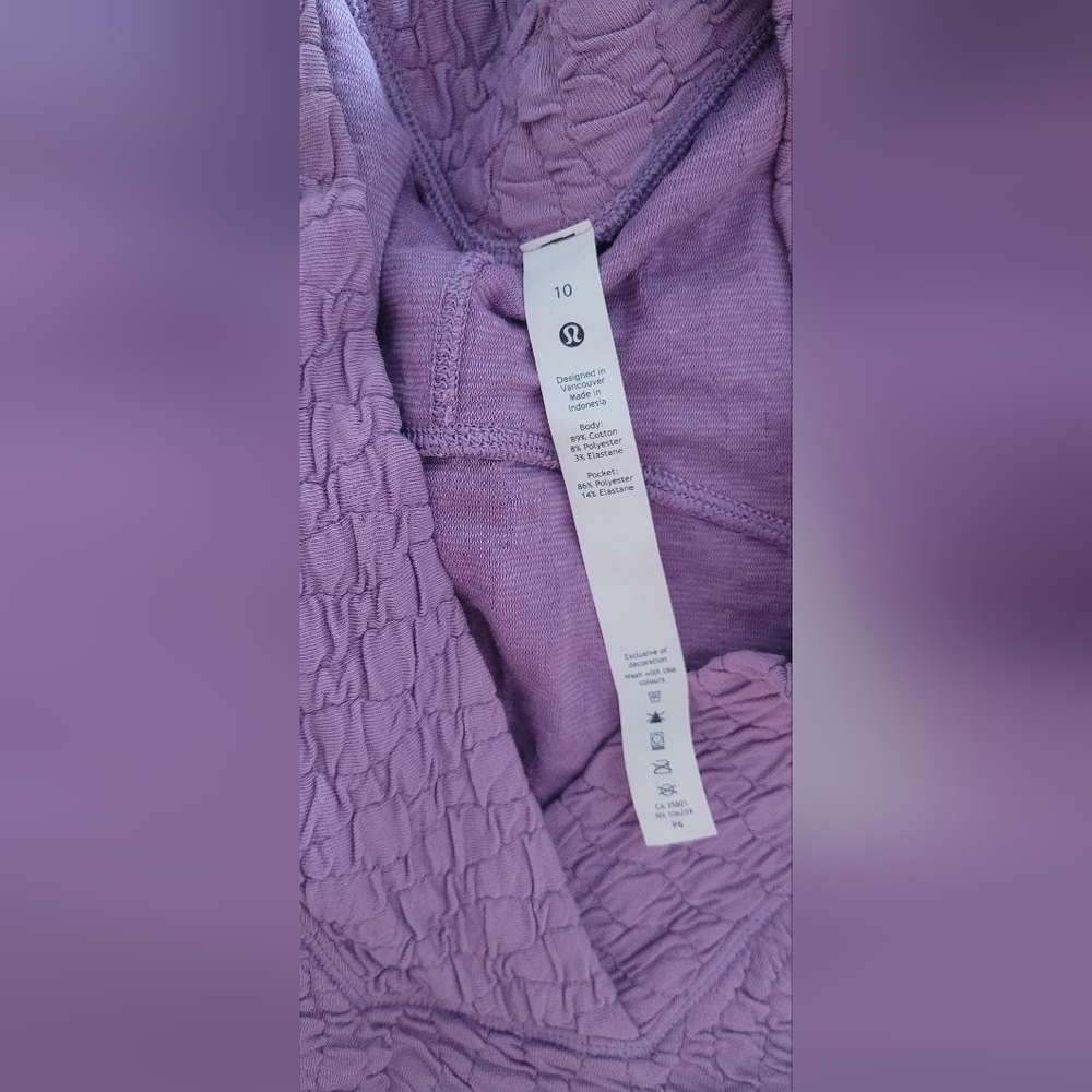 Lululemon Rippled Textured Women's Tunic Top. Wisteria. Size 10 - Picture 8 of 8